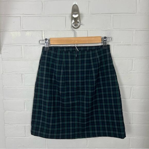 Brandy Melville Green Plaid Mini Skirt - Picture 8 of 10